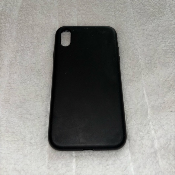 IPhone XR Black Silicone Shockproof Case - Picture 1 of 2